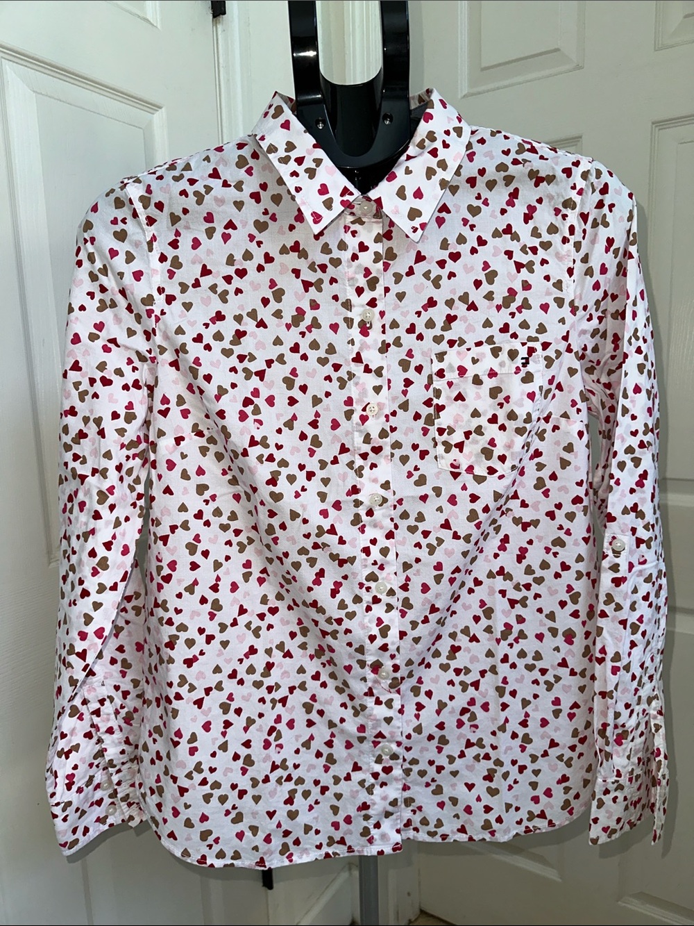 Tommy Hilfiger Women’s White Button-Up Shirt with Red & Brown Heart Print